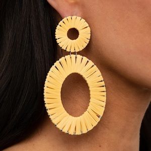 ❤️🔥5/$25❤️🔥 Foxy Flamenco Yellow Earrings